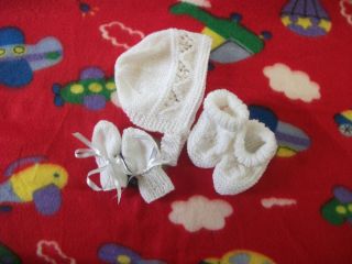 Brand New Hand Knitted White Baby Bonnet Mitten Booties Set 0 3 3 6 6