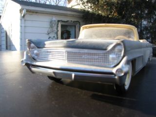 AMT 1959 Lincoln Continental