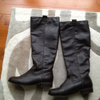 Lindsey Lumiani Leather Wide Calf Boots Size 9
