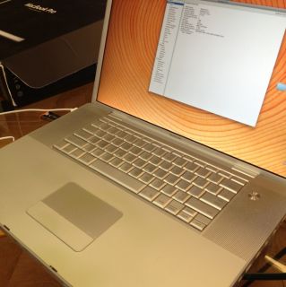 MacBook Pro 17 inch Widescreen
