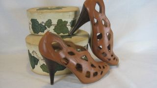 Messeca Brown Leather Heels Size 8 Medium