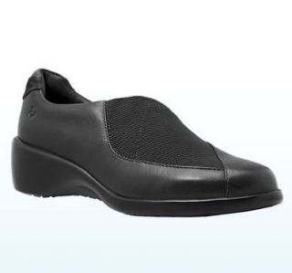 Aravon by New Balance GABBY Womens Black Leather Slip On Loafer