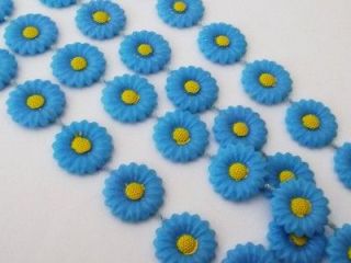 VINTAGE 2 TIERED BLUE PLASTIC DAISY FLOWER NECKLACE HONG KONG
