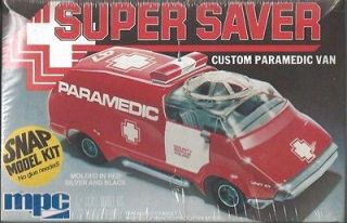 Saver Custom Paramedic Van Plastic Model Car Kit 1/32 Scale #1 3224 HR