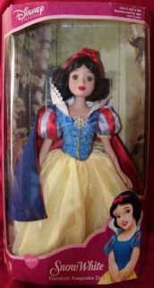 Disney Snow White porcelain doll by Brass Key mint
