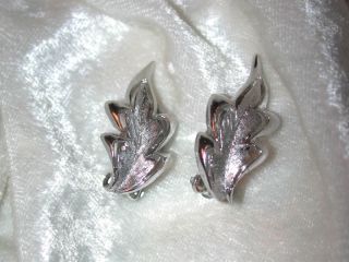 Vintage Boucher brushed silvertone clip earrings