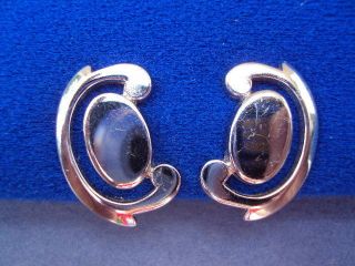 Vtg Monet Patd. Letter C Shaped Oval Silver Tone Clip Earrings