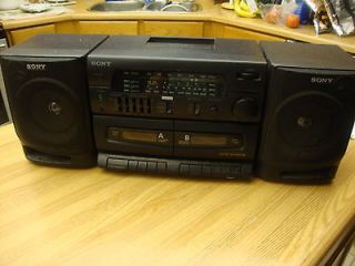 SONY AM/FM RADIO CASSETTE CORDER MODEL CFS  WH 35S BOOMBOX