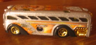 Hot Wheels Surfin School Bus Bowl A Rama 2000