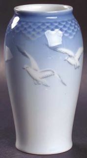 Bing & Grondahl Seagull Vase 5, Fine China Dinnerware   Blue Background, Seagul